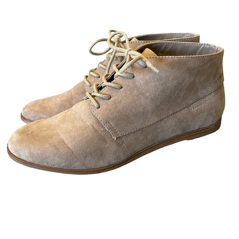 Dolce Vita Faux Suede Chukka  Size 6.5